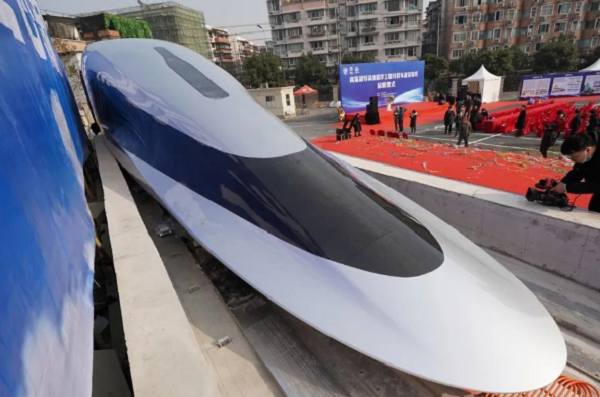 高溫超導高速磁浮列車(chē)